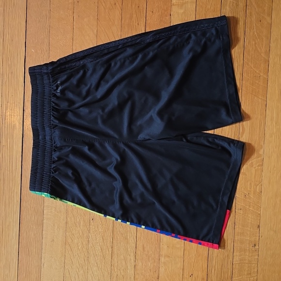 Boys' Adidas Gamescape Shorts, Size M - Picture 4 of 5